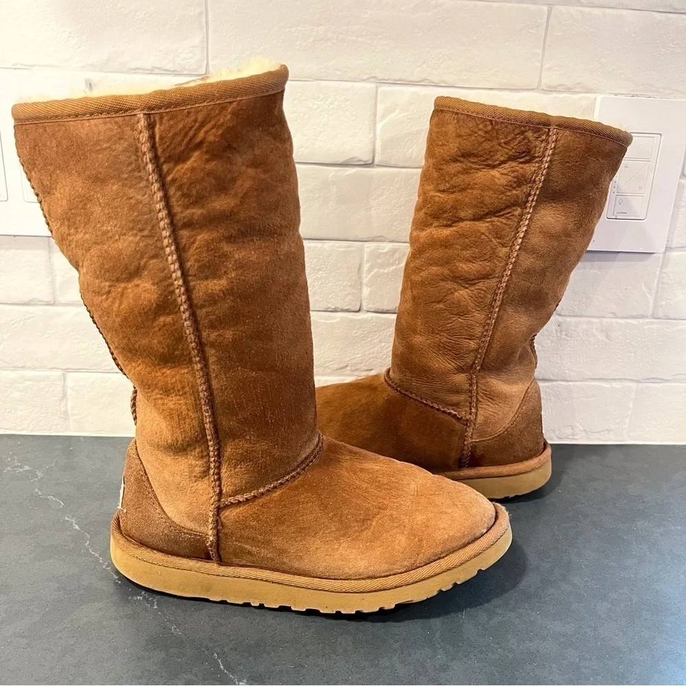 UGG Y4 W6 chestnut suede classic tall wool lined boots